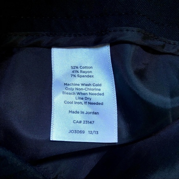 Talbots Outlet signature black Capri pants stretch 4 - Picture 6 of 6